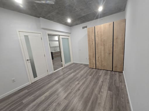Maia Avira at Glendale Bedroom