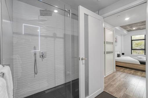 Maia Avira at Glendale Bathroom Attached to Bedroom