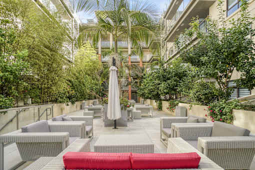 Maia Avira at Glendale Courtyard