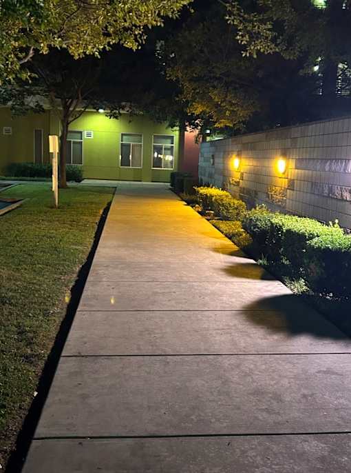 Miley Gardens walkway
