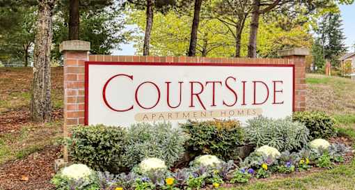 Courtside Apartments sign