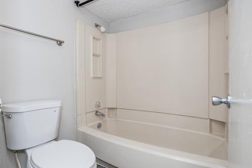 Oak Tree Village Bedroom (3 Bedroom)