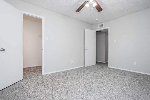 Oak Tree Village Bedroom  (3 Bedroom)