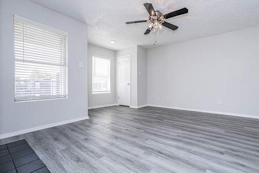 Oak Tree Village Living Room 1 Bedroom