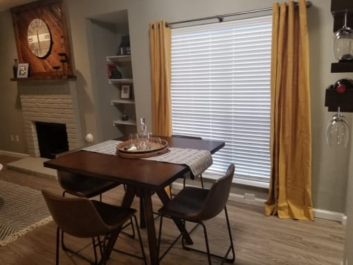 Oakwood Creek Apartments dining area with decor