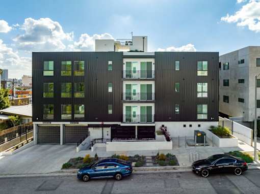 4804 Oakwood exterior