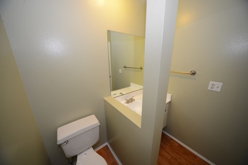 Ocean View Townhomes guest bathroom full view