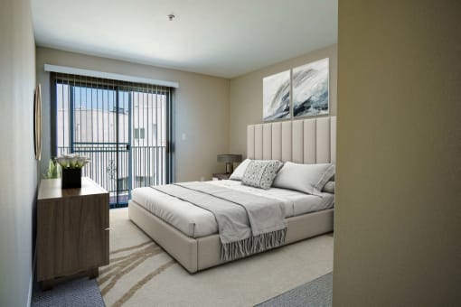 1422 on 6th bedroom with sliding door