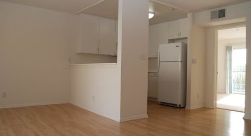 1422 on 7th kitchen