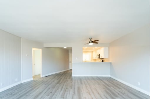 PacificHeights_LivingArea_2Bed1Bath986sqft