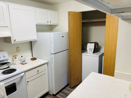 Silver Shadow Apartments kitchen and appliances
