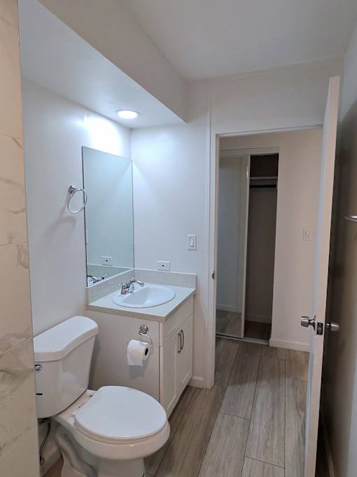 Punahou Circle bathroom