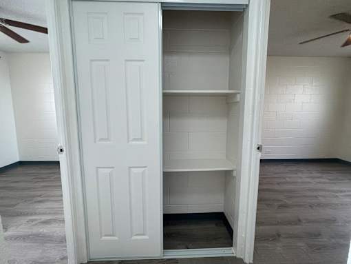 Pupunohe Hallway Closet