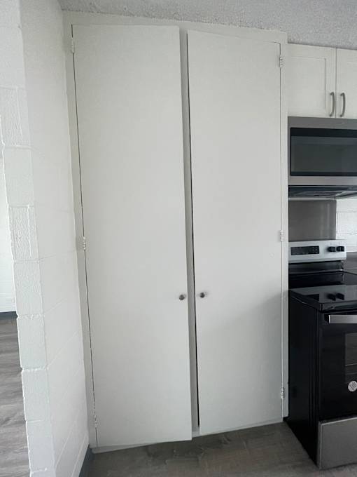 Pupunohe Kitchen Pantry