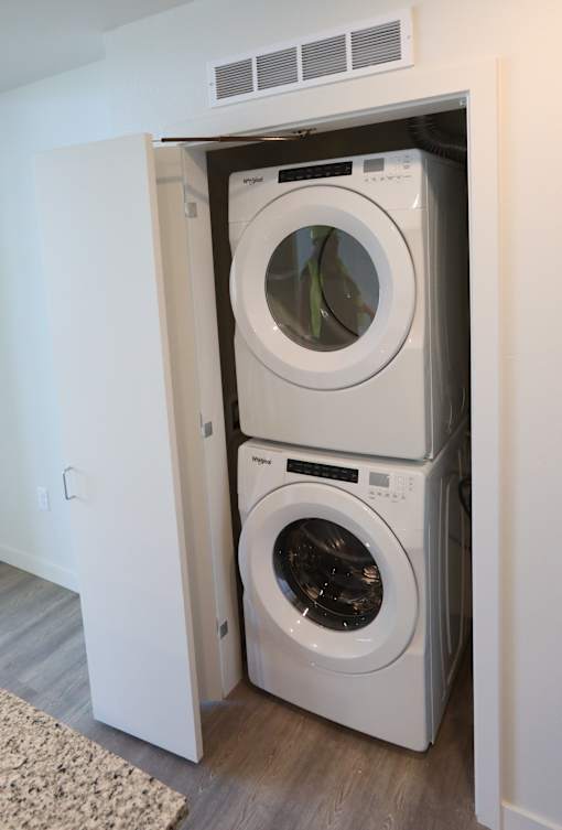 Redondo Heights In-Unit Washer and Dryer