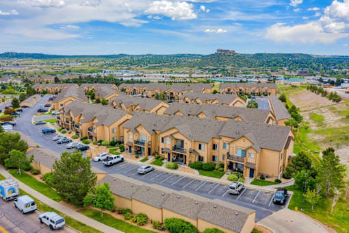 Reserve at Castle Highlands exterior view