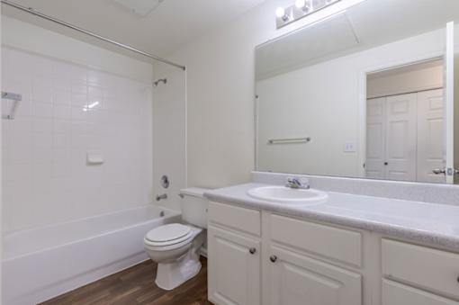 Reserve at Castle Highlands bathroom
