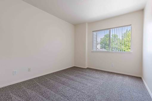 Reserve at Centerra bedroom