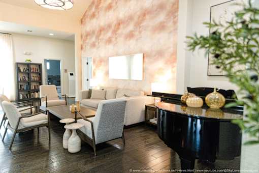 Horizons at Calabasas lobby with furniture and piano.