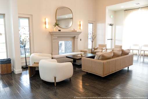 Horizons at Calabasas main lobby with furniture.