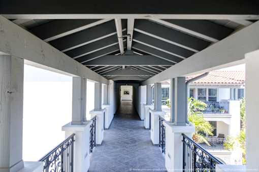 Horizons at Calabasas Upstairs Pathway