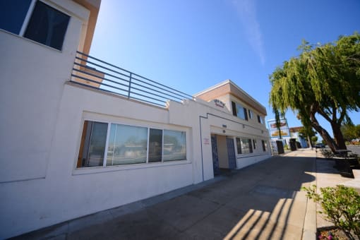 Sea Air - Front Exterior