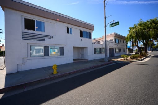 Sea Air - Front Exterior