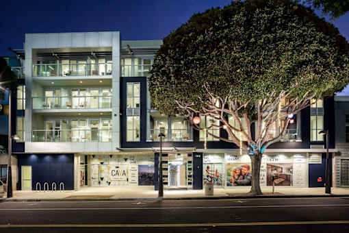 Chelsea Santa Monica Exterior Street View