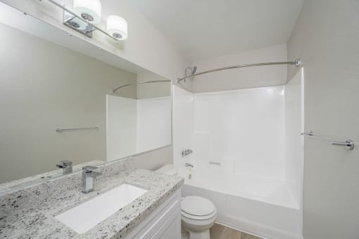 1435 Stanley Ave 1 Bed 1 Bath Bathroom