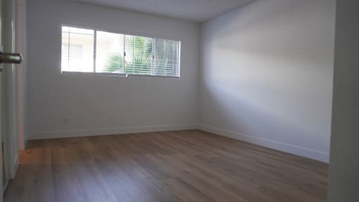 The Canyon at Sherman Oaks Unit 05 bedroom with window