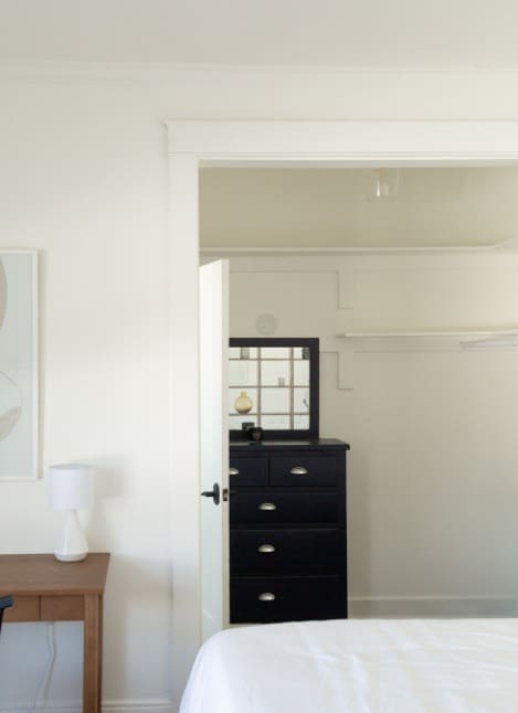 The Villa Elaine Bedroom Closet