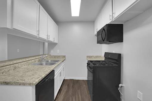 Tierra Del Sol 2 Bedroom Kitchen Side View