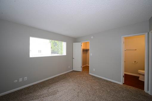 University Gardens unfurnished bedroom with bathroom