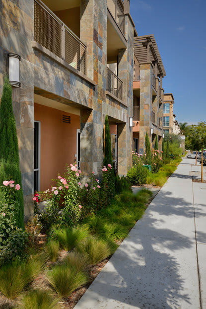Via 425 walkway