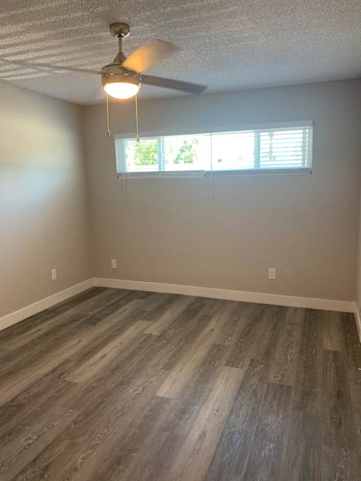 Vintage Apartments 1bed Dining Area