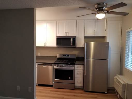 Vintage Apartments 2bed Kitchen