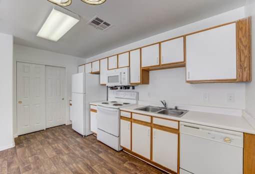 Whispering Palms kitchen