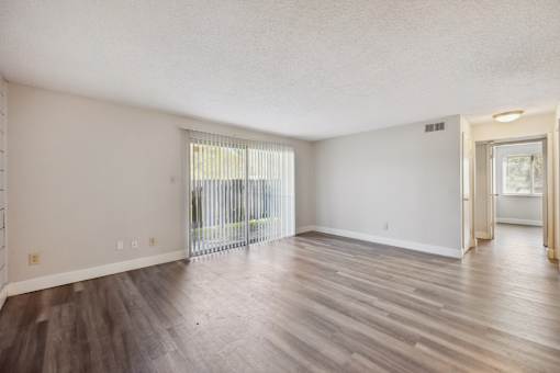 Your next apartment is waiting in Florissant. Tour Hathaway Village for budget-friendly rent, new flooring, and convenient access to shopping.