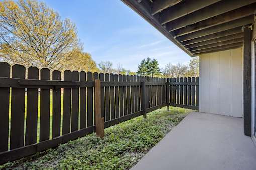 Enjoy nearby nature at Sunset Park and quick access to I-270—Hathaway Village Apartments puts Florissant’s best right at your door.