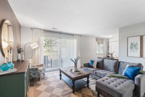 one bedroom with patio and waterfront view in Castleton