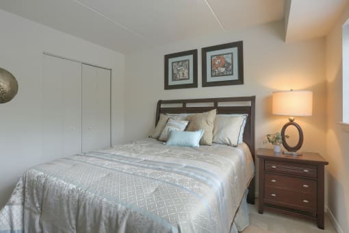 Harrisburg Apartment | Twin Lakes Apartments | a bedroom with a bed in a room