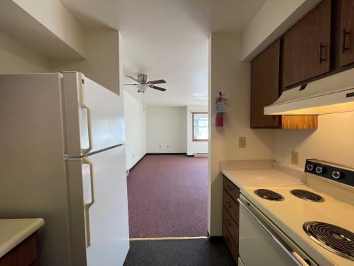 this is a photo of the kitchen in a 750 square foot 1 bedroom apartment at park lane