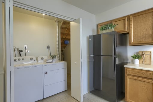 Apartment With A Washer and Dryer | Charleston Estates | Apartments in Mechanicsburg