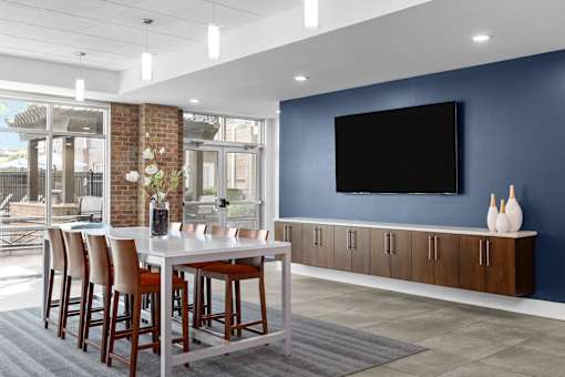 Clubhouse Dining at Merion Riverwalk Apartment Homes, Shelton, Connecticut