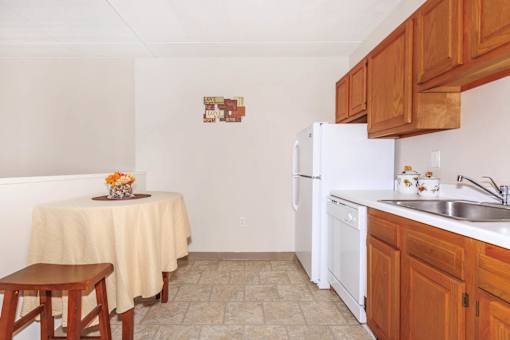 Kitchen Sink With Faucet at North Pointe Apartments, Clifton Park, 12065