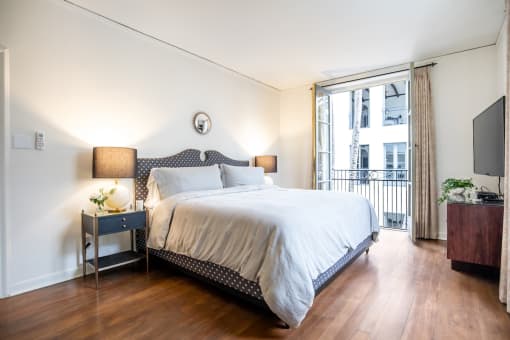 Master Bedroom at Villa Carlotta – Furnished Apartments, California, 90028
