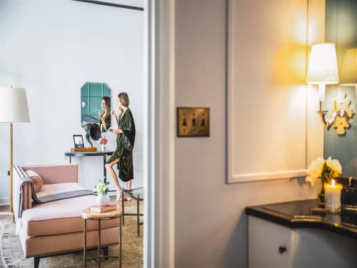 Woman Makeup at Villa Carlotta – Furnished Apartments, Los Angeles
