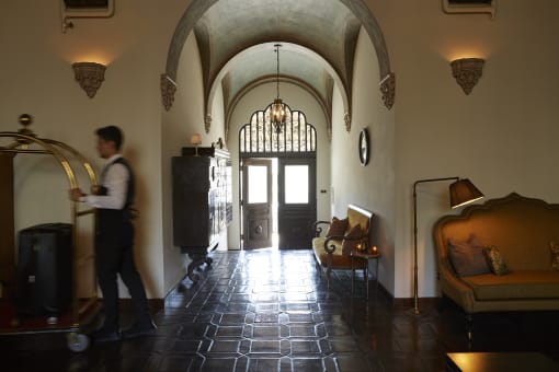 Clubhouse Entrance at Villa Carlotta – Furnished Apartments, Los Angeles