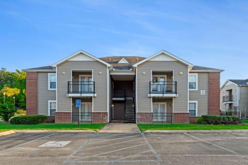 Exterior Surroundings at Cypress Park Apartments, Mississippi, 39702