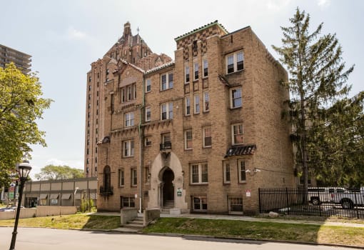 the building in which the apartment is located